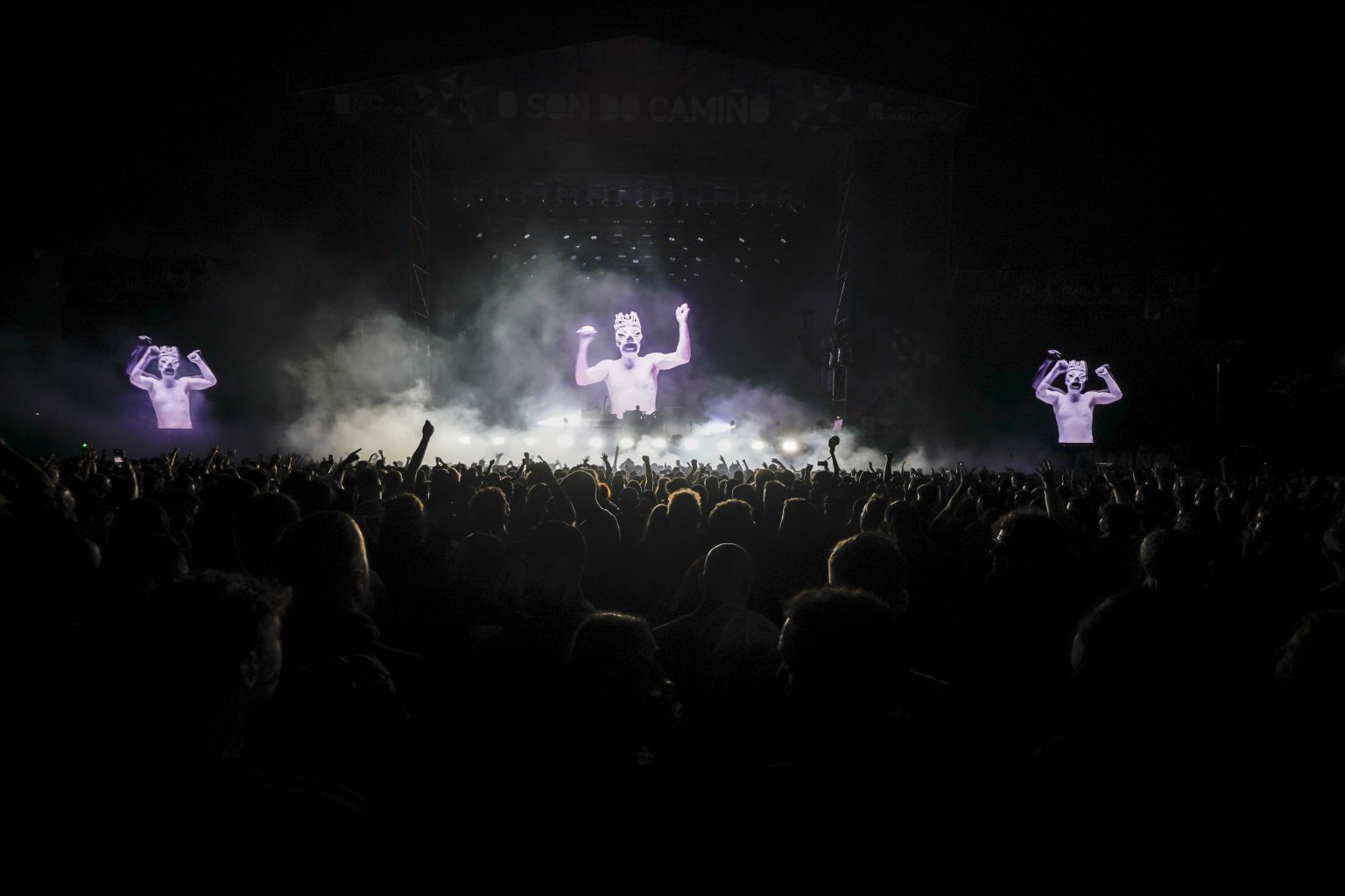SANTIAGO DE COMPOSTELA, SPAIN - JUNE 16: The Chemical Brothers perform during O Son do Camiño Festival on June 16, 2022 in Santiago de Compostela, Spain. (Photo by Cristina Andina/Redferns)