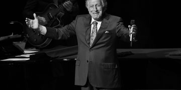 ATLANTA, GA - JULY 24:  (EDITORS NOTE: Image has been converted to black and white.) Singer Tony Bennett performs in concert at Atlanta Symphony Hall on July 24, 2018 in Atlanta, Georgia.  (Photo by Paras Griffin/Getty Images)
